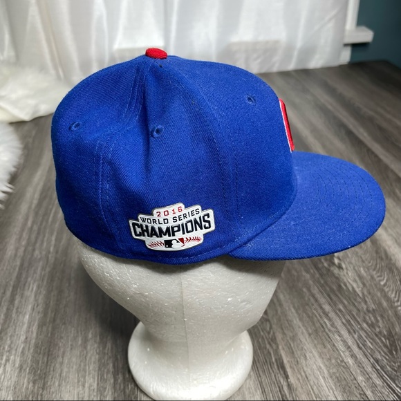 Fitted Cubs hat - Picture 4 of 6
